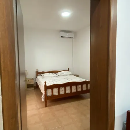 House Luli Golem (Tirana)